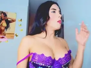 Cam4 Nude Webcam of EMMILY_USUGA1