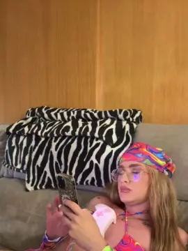 Cam4 Free Live Porn of Paulamonroe