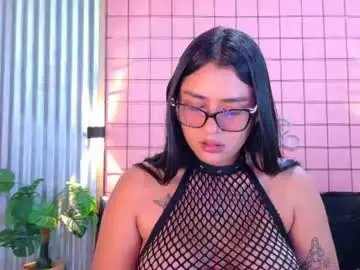 Chaturbate Live Sex Cam of mensia_hernandez