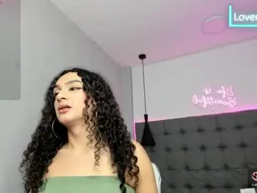 Chaturbate Sex Cam of scarletcherry18