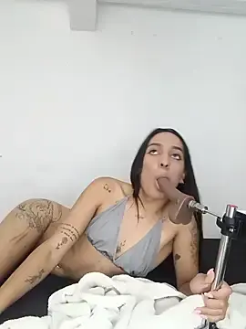 Stripchat Free Live Porn of MegannHills_