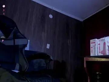 Stripchat Live Sex Cam of tyler_jones_
