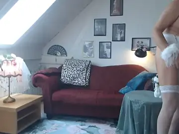 Stripchat Sex Cam of GinaBlonde