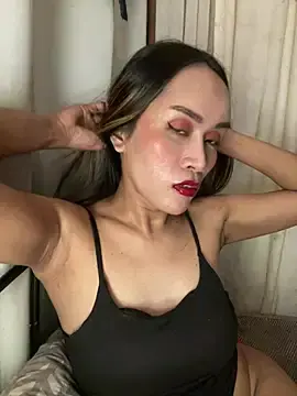Stripchat Live Sex Cam of RomanticPearlTS