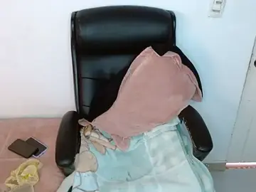 Stripchat Free Porn Cam of kim_hot69_