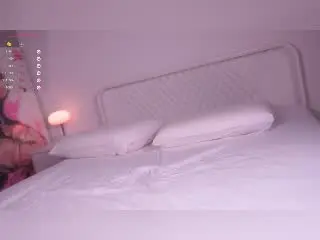 Xlovecam Sex Cam of SexyBellaTs